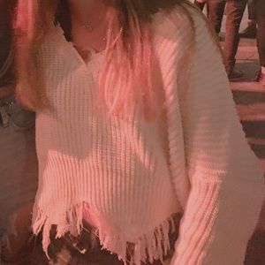 CUTE WHITE SWEATER